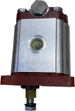 Load image into Gallery viewer, Gear Pump Salami 2PE26S-G28P1-V-VS40, Group 2, European std, 26 cc, GAS ports, relief valve, CCW